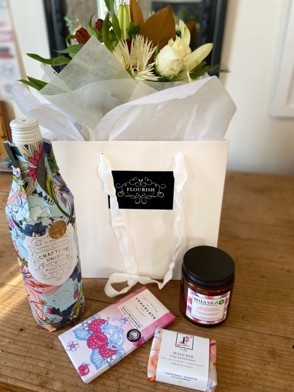 Flourish gift bag Product Image