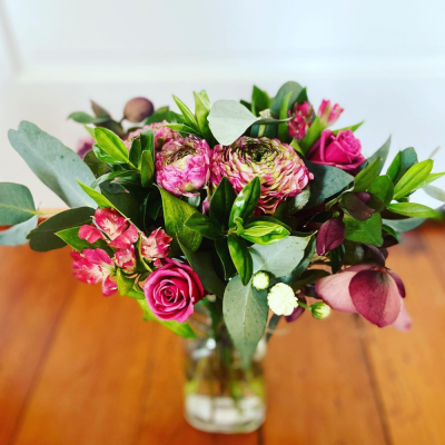 Summer bouquet in a vase - Beautifully fresh flowers arranged in a gorgeous vase - the feel of summer!
