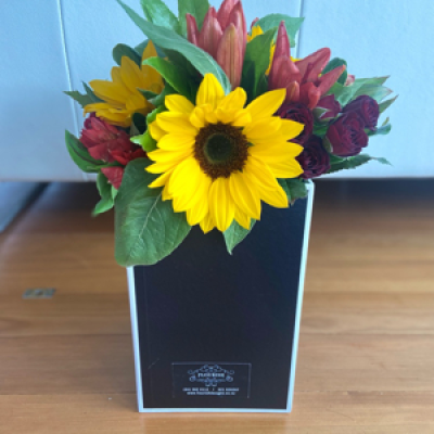 Bouquet in a box - Beautiful bright bouquet in a box - guaranteed to brighten your day!