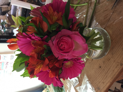 Hot pink and orange posy - Cute little hot pink and orange flowers arranged beautifully in a handy little glass vase - so perfect!