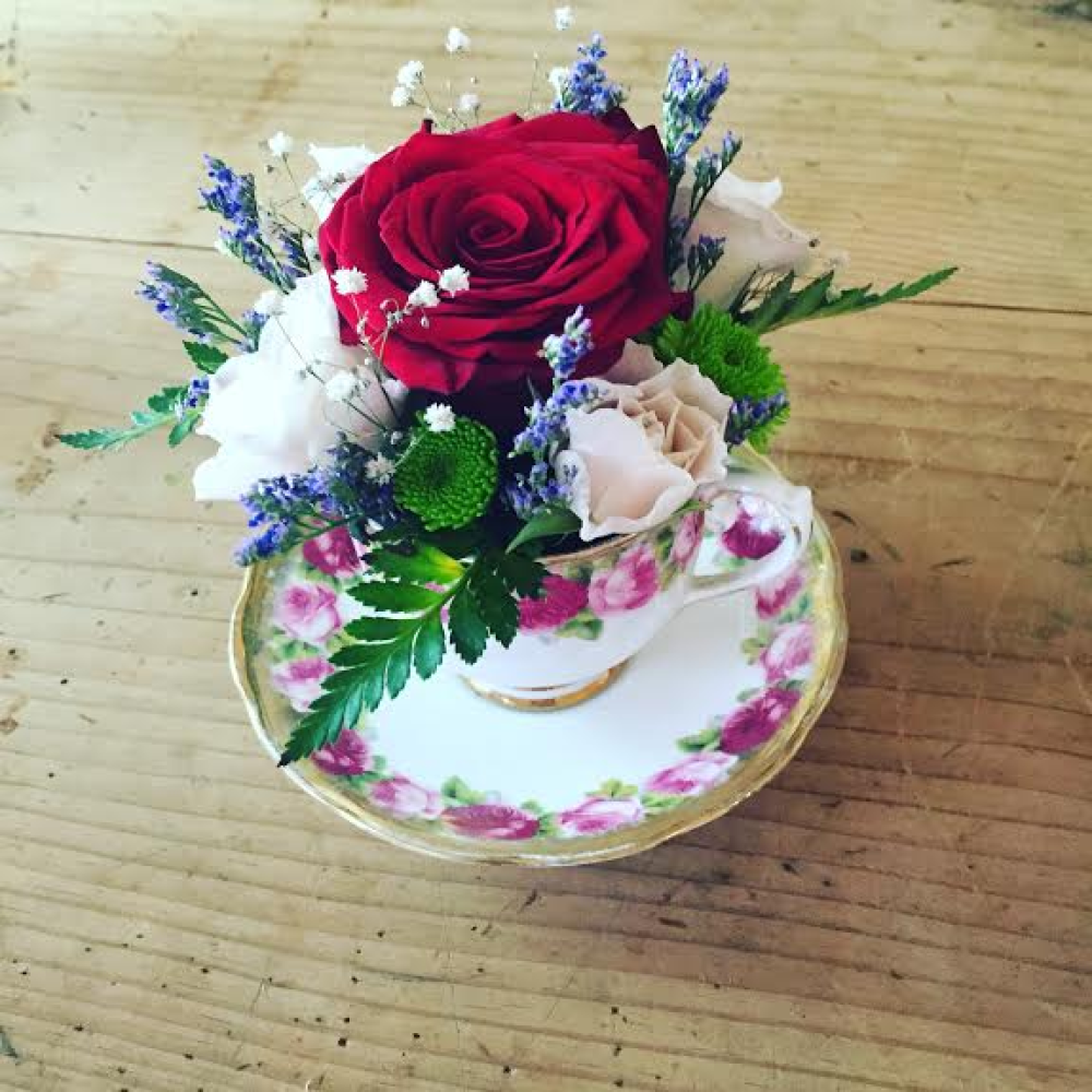 Red Rose Teacup Product Image
